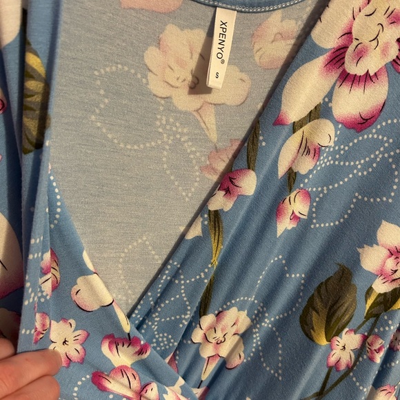 Blue floral maternity maxi dress - Picture 3 of 5